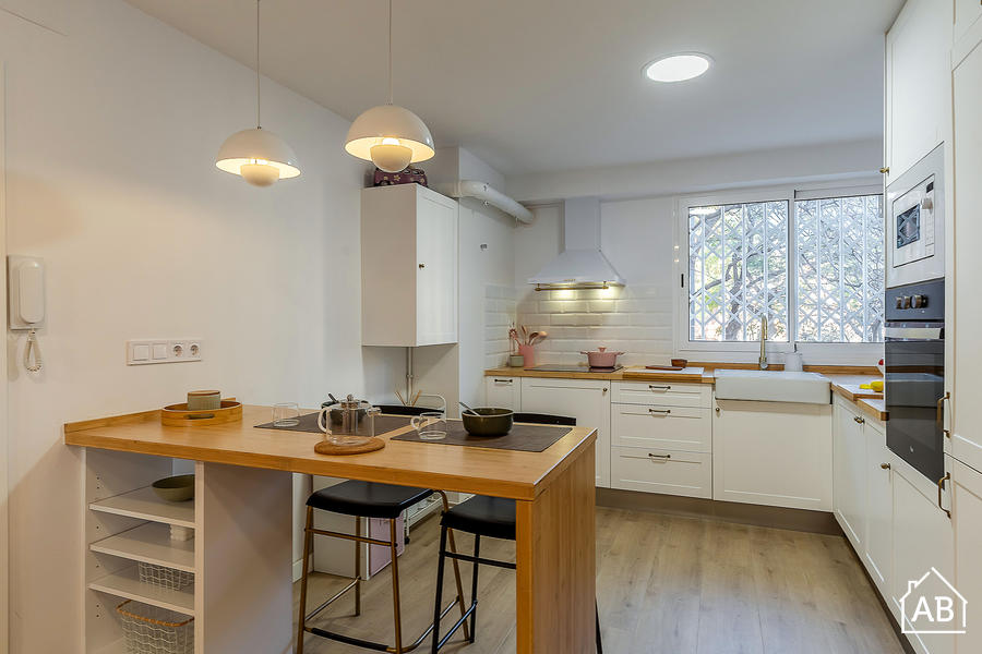 Furnished 4-bedroom flat in Eixample, 80 m² · 4
