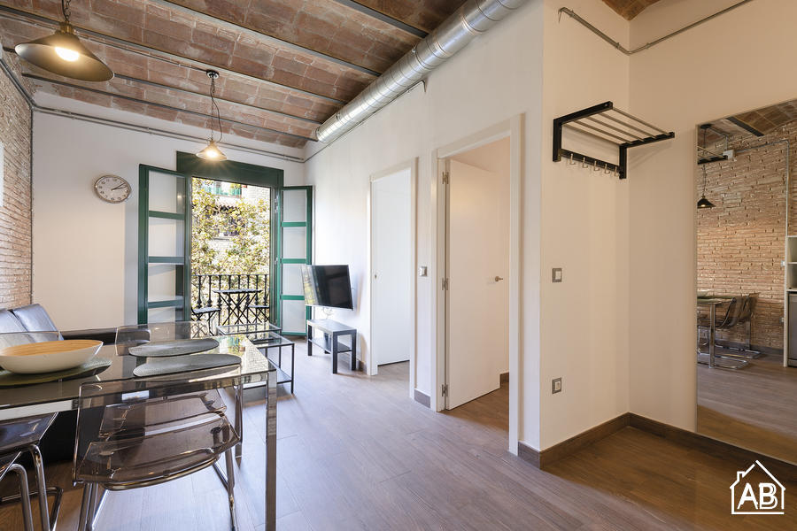 Furnished 4-bedroom flat in Ciutat Vella, 49 m² · 4