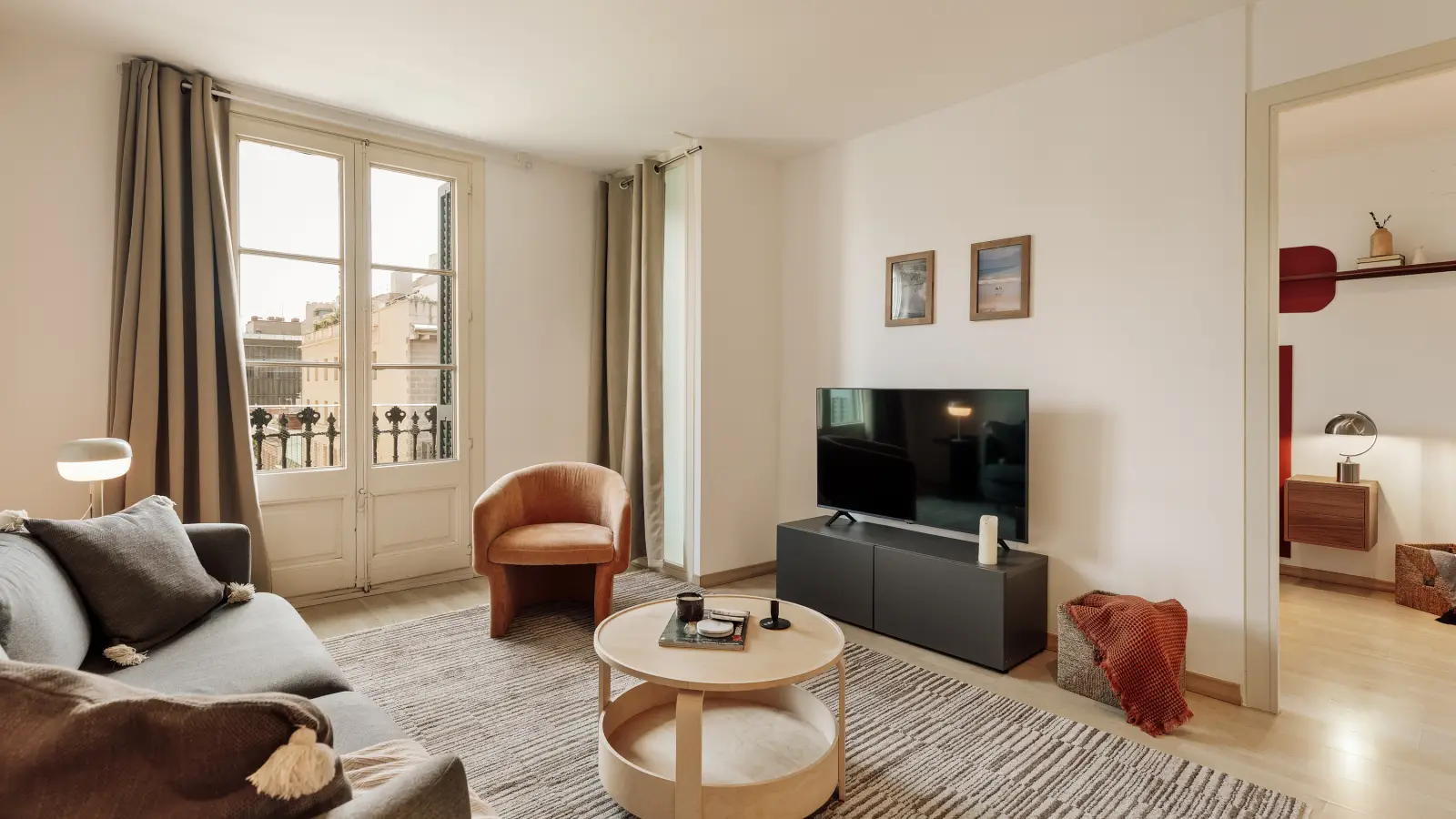 Furnished 1-bedroom flat in Eixample, 59 m² · 2