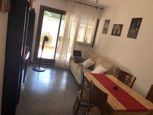 Room in a 3-person shared flat in Barcelona · 2