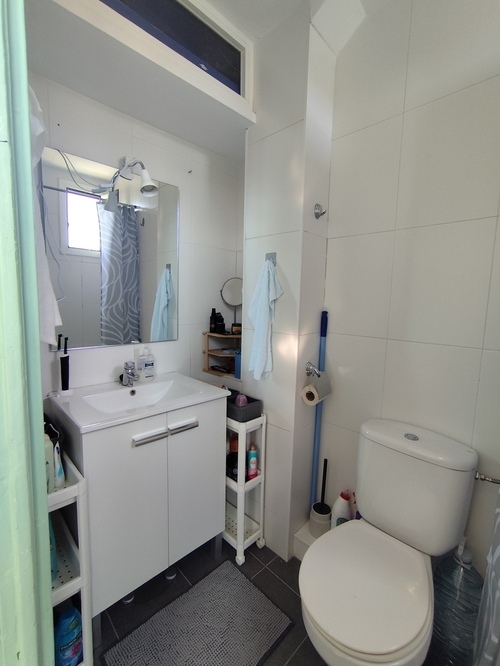 Room in a shared flat in Sants-Montjuïc · 4