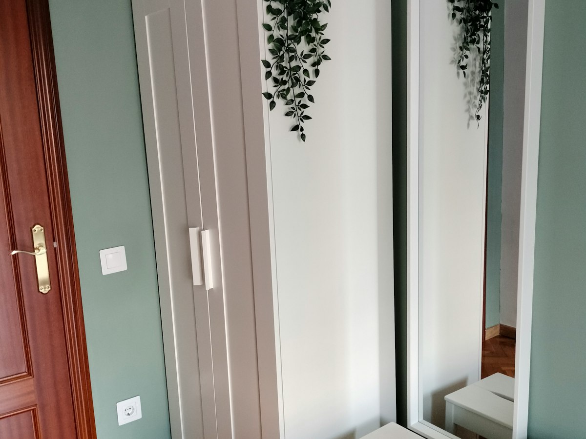 Furnished room in a 5-person shared flat in Eixample · 3