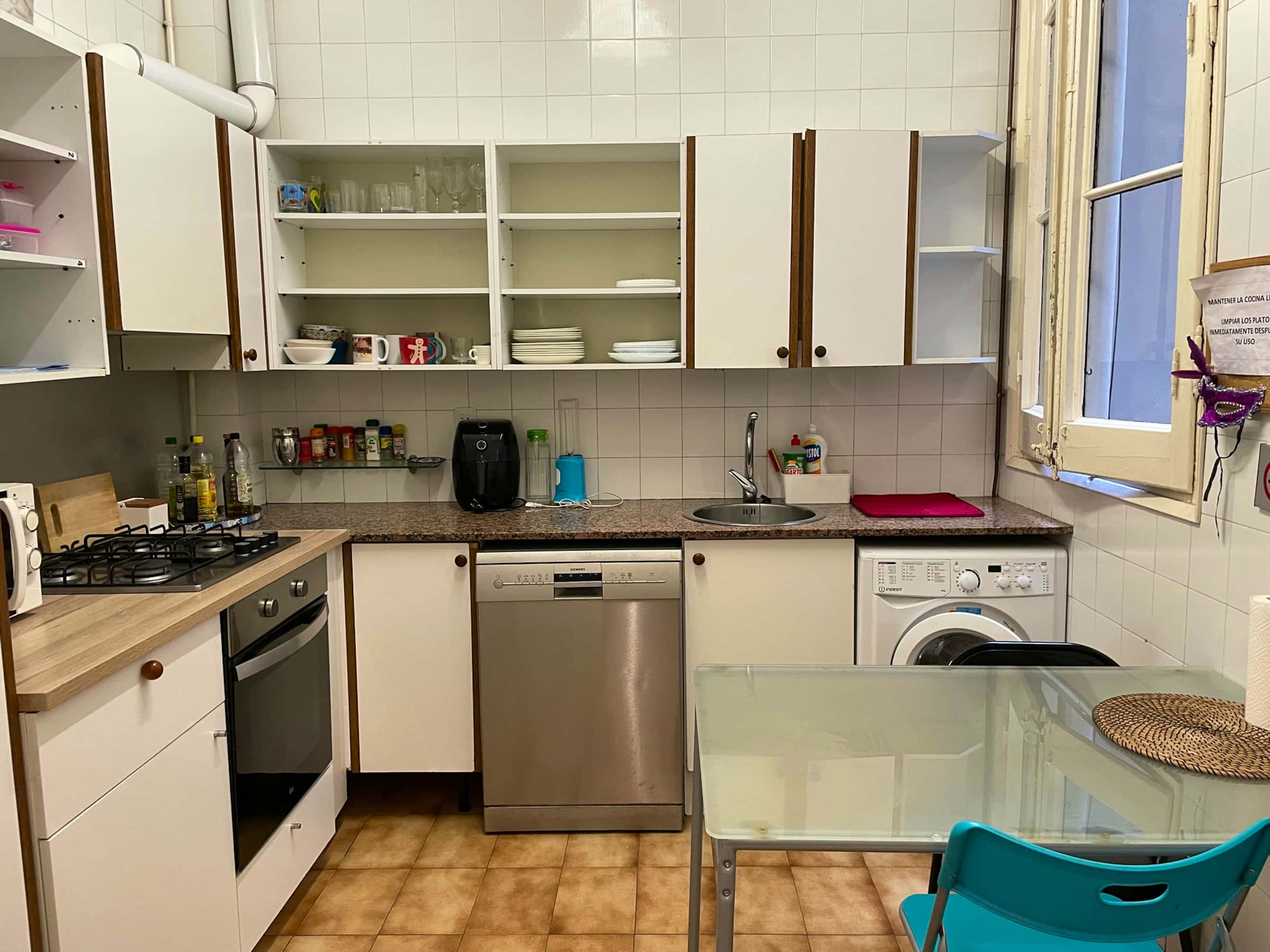 Furnished 6-bedroom flat in Eixample, 200 m² · 2