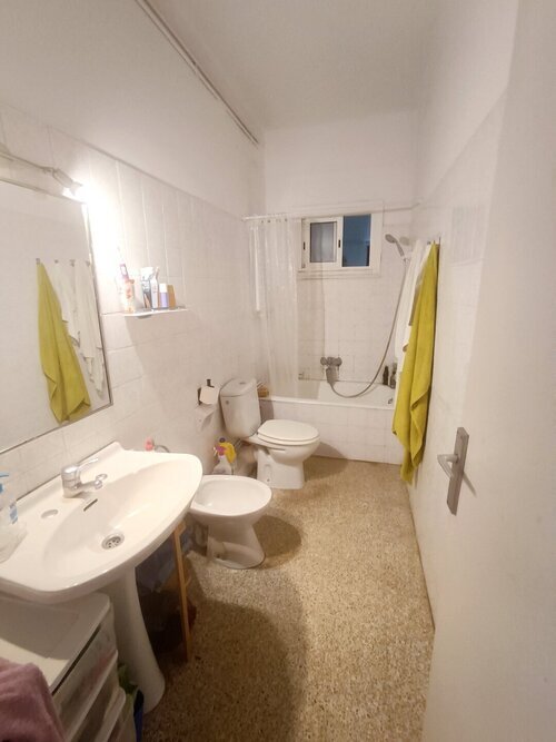 Room in a 3-person shared flat in Gràcia · 3