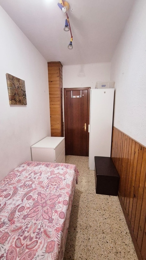 Room in a 4-person shared flat in Sant Martí · 2