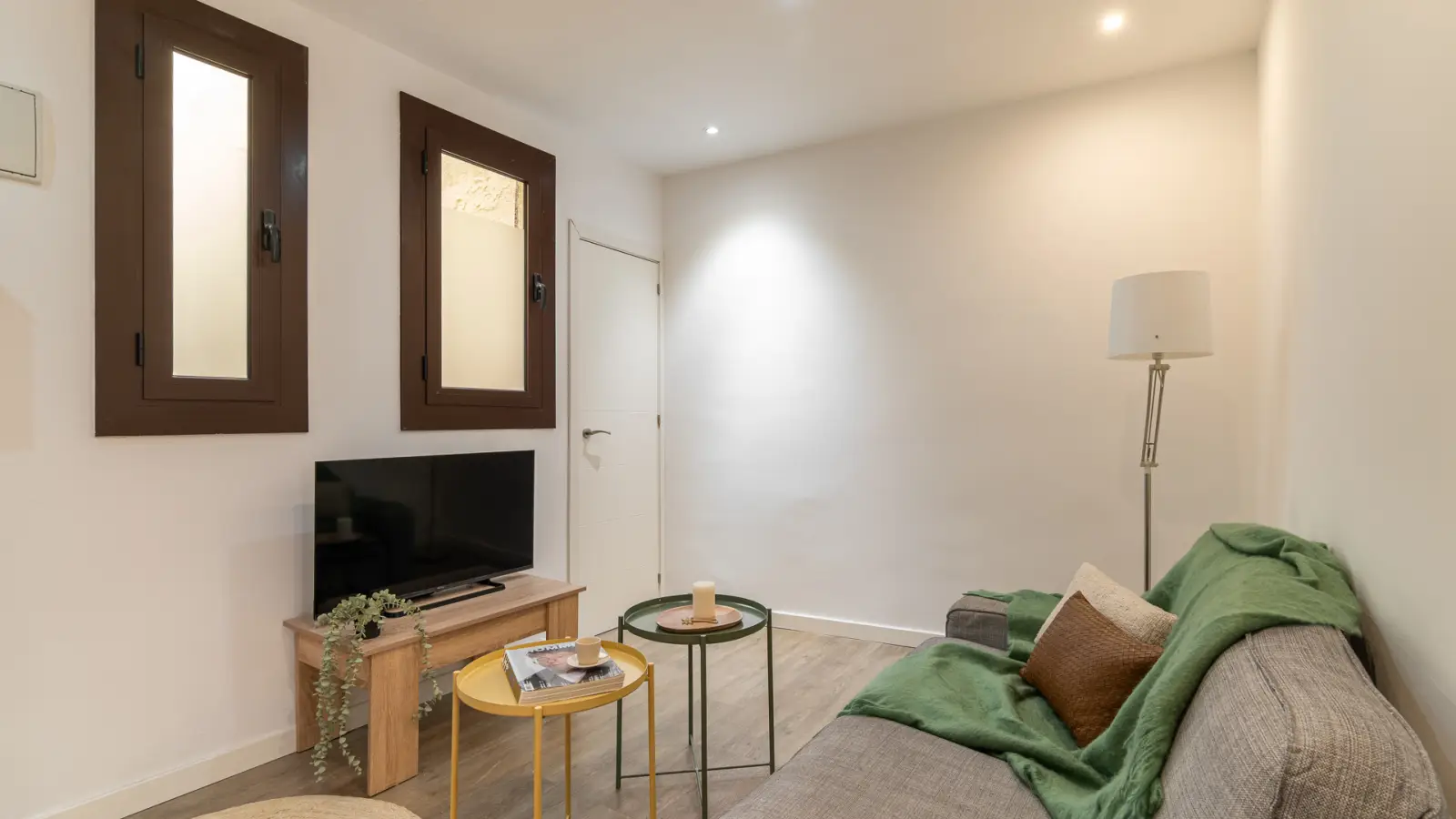 Piso de 1 dormitorio amueblado en Ciutat Vella, 50 m² · 3