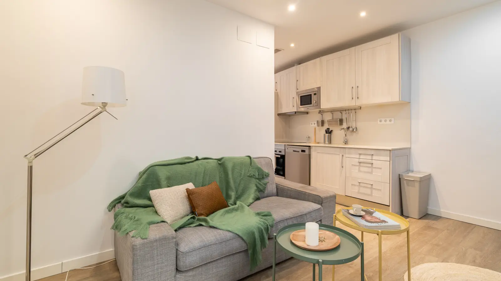 Piso de 1 dormitorio amueblado en Ciutat Vella, 50 m² · 4