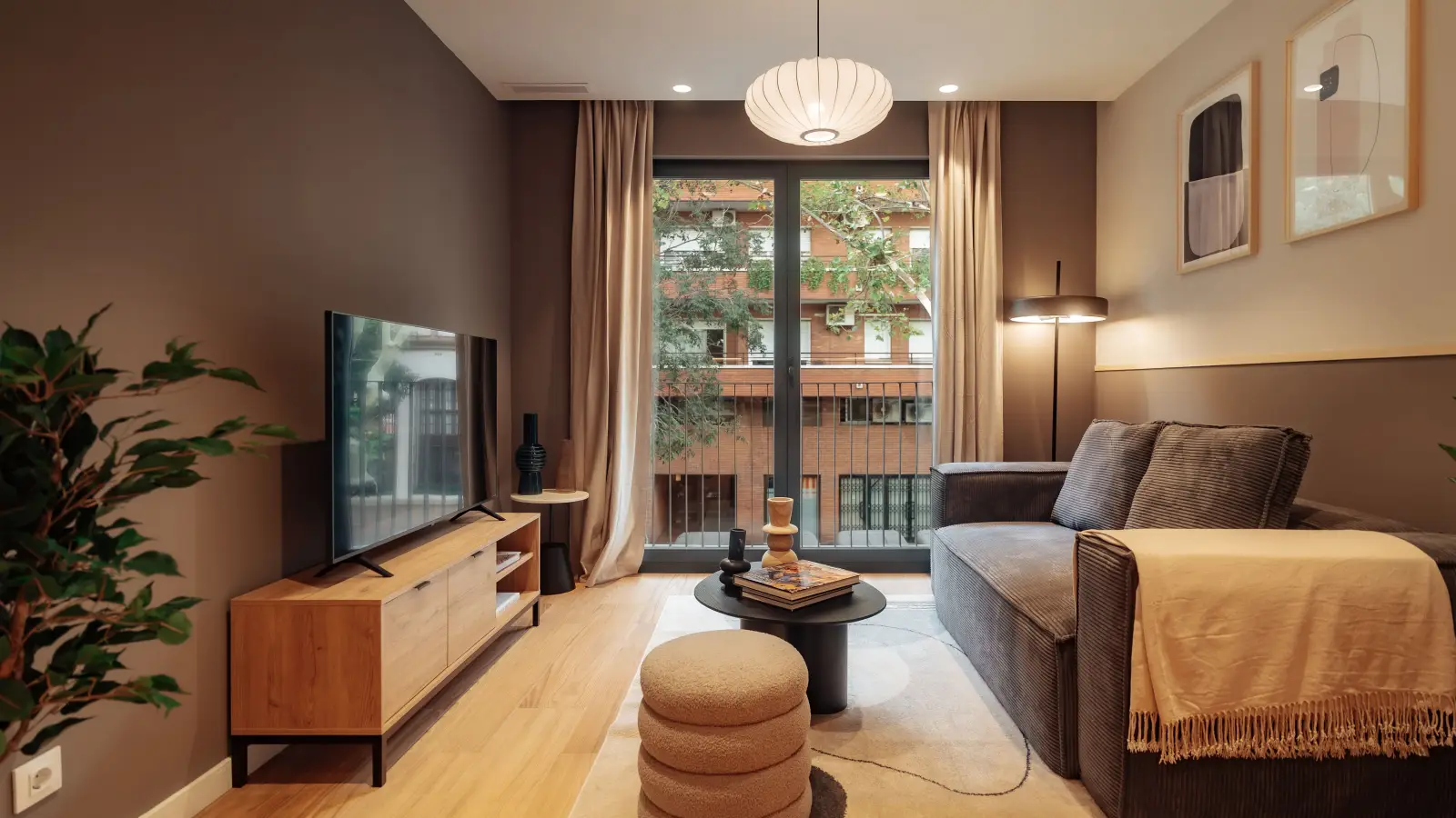Furnished 1-bedroom flat in Eixample, 40 m² · 2