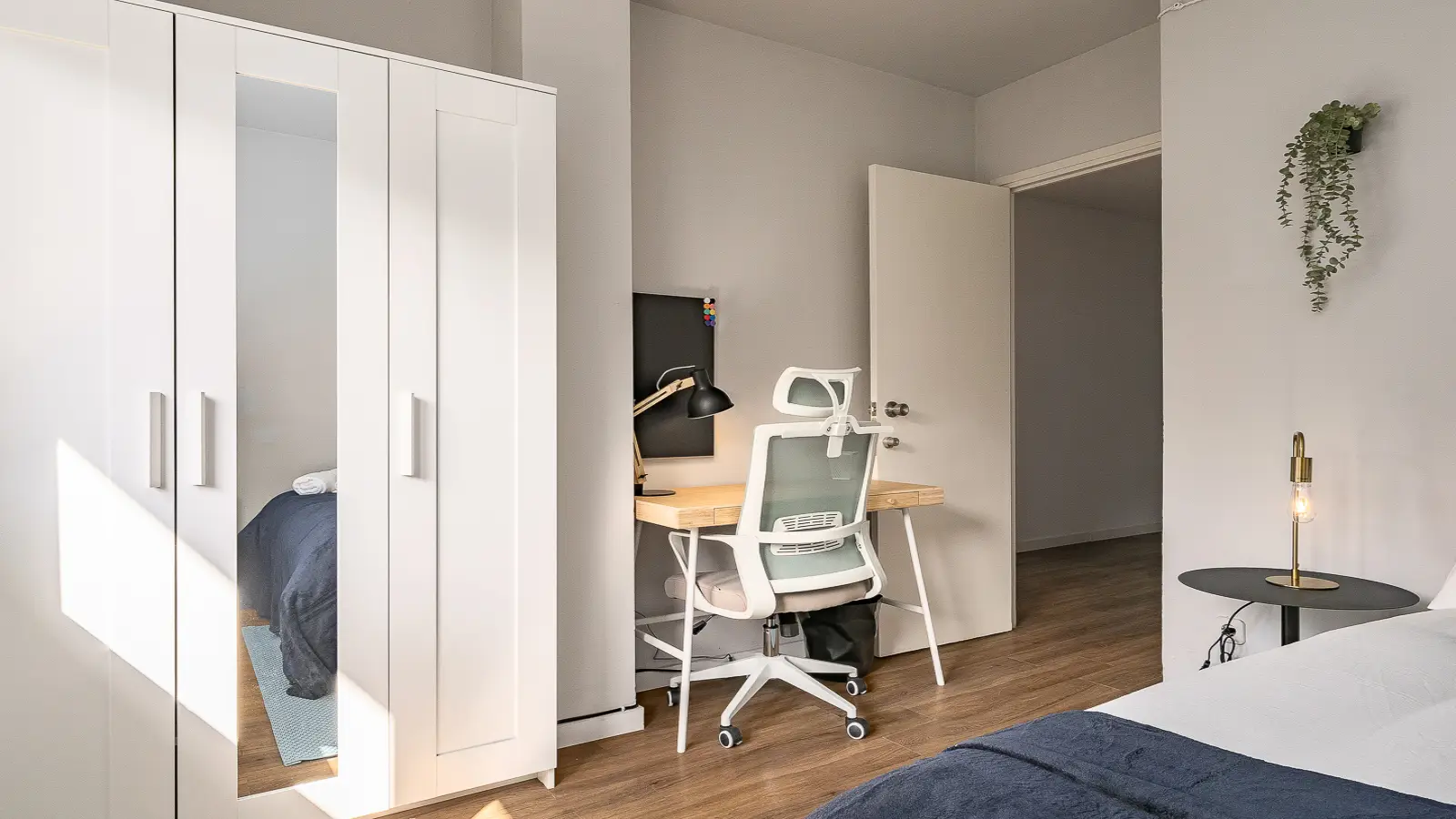 Furnished room in a shared flat in Sant Cugat · 3