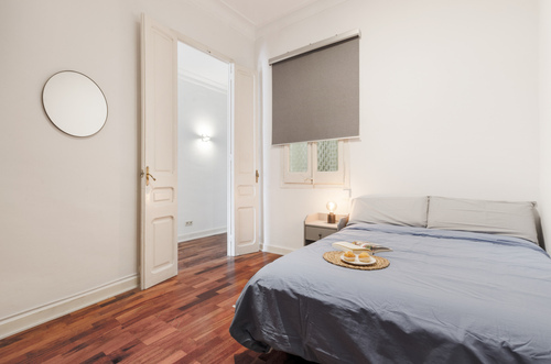 Habitación en piso compartido de 6 personas en Sarrià–Sant Gervasi · 4