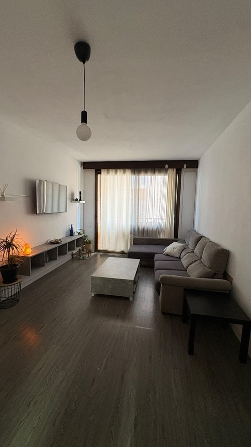 Room in a 5-person shared flat in Gràcia