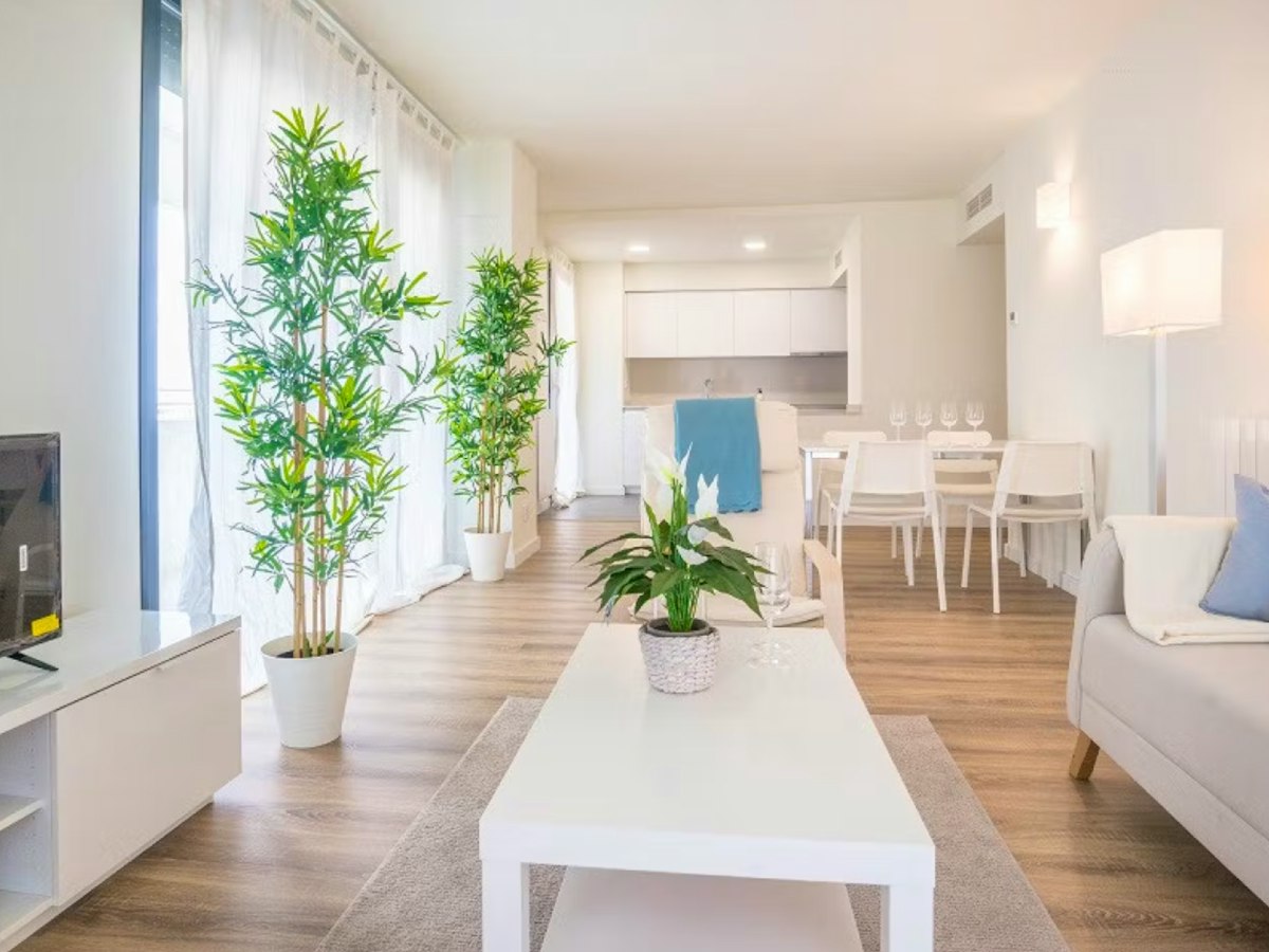 Furnished room in a 5-person shared flat in Sants-Montjuïc · 3