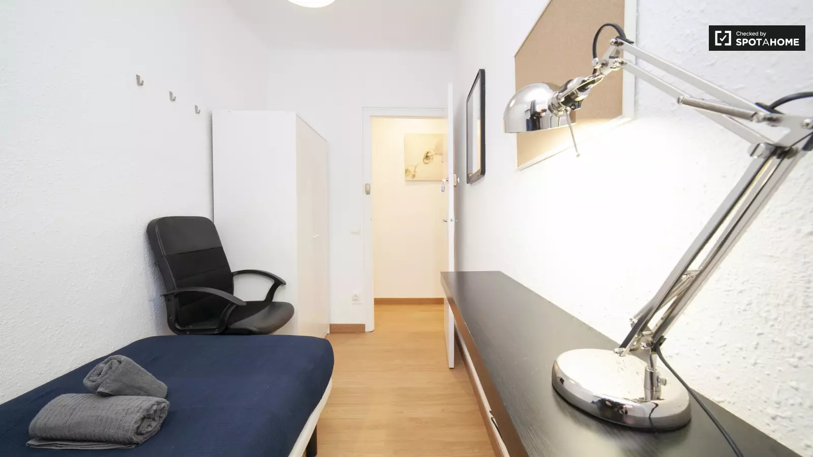 Furnished room in a shared flat in L'Hospitalet · 2
