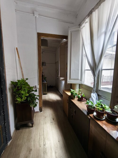 Room in a 3-person shared flat in Ciutat Vella · 3