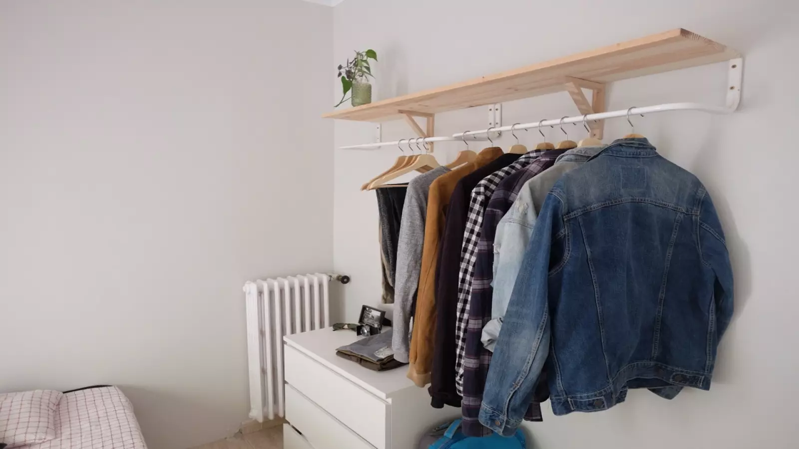 Habitación amueblada en piso compartido de 6 personas en Eixample · 3