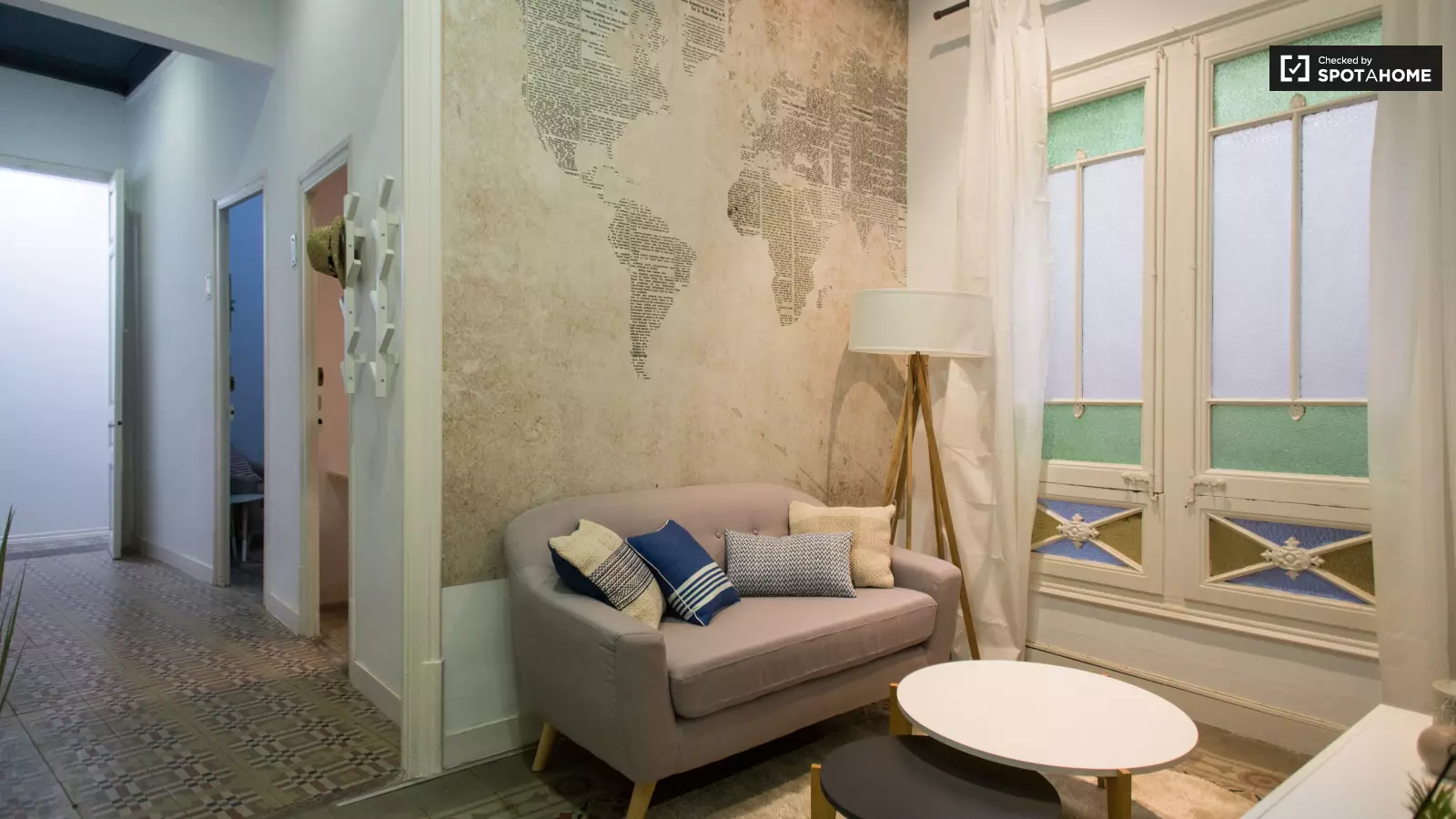 Habitación amueblada en piso compartido en Gràcia · 4
