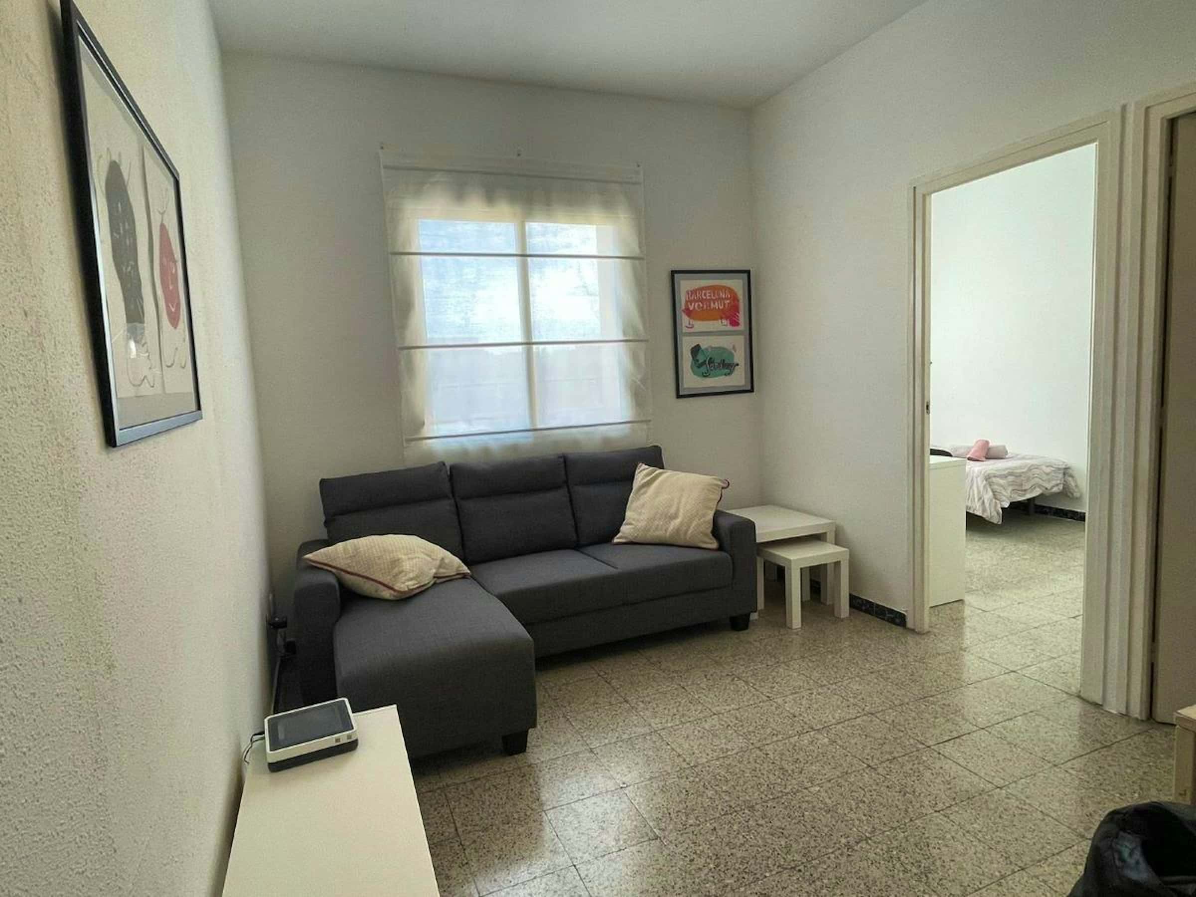 Furnished 3-bedroom flat in Les Corts, 50 m² · 2
