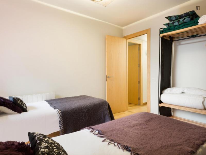 Furnished 3-bedroom flat in Eixample · 4