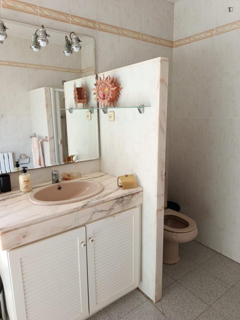 Habitación amueblada en piso compartido de 3 personas en Gràcia · 3