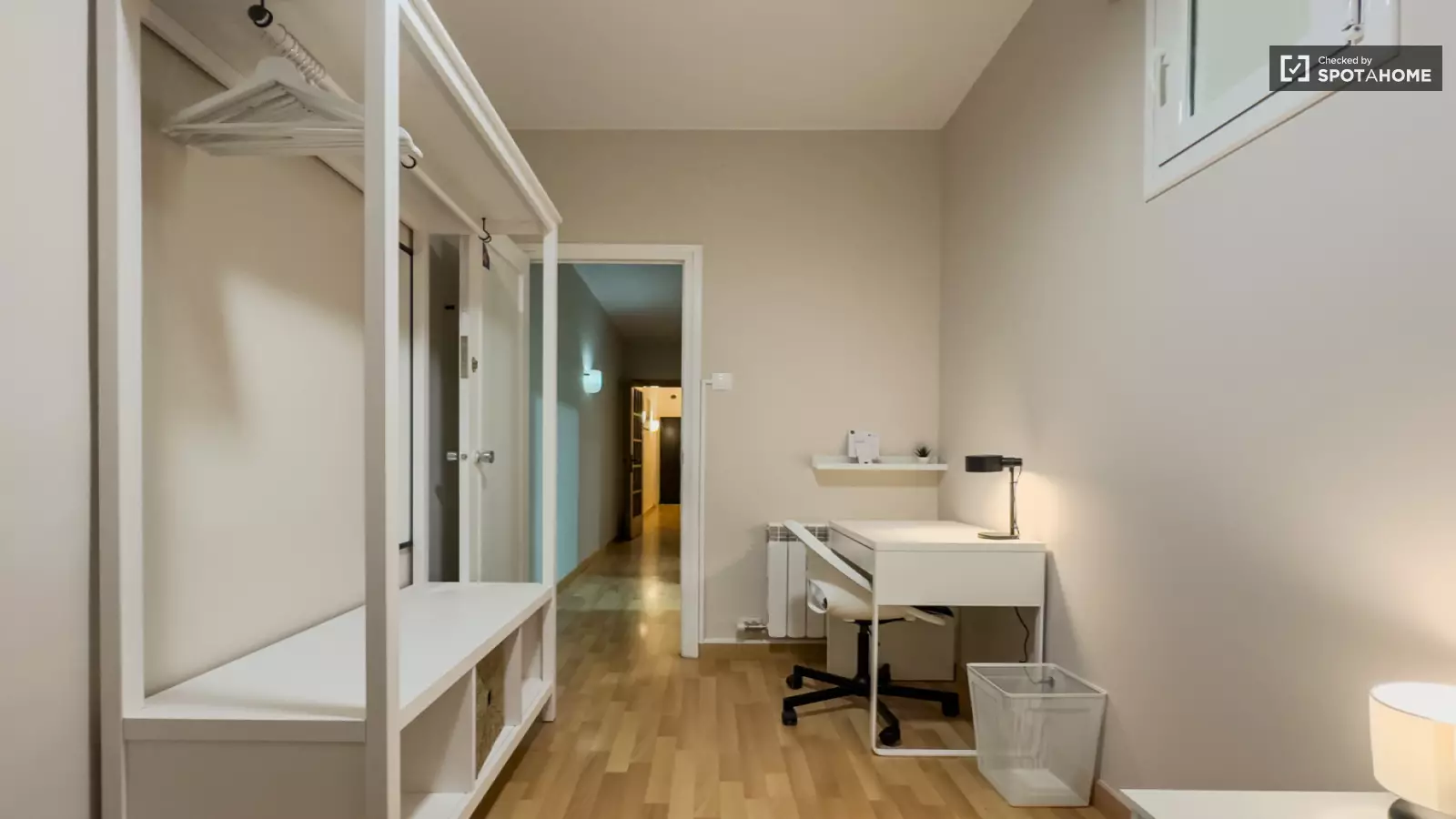 Habitación amueblada en piso compartido en Sarrià–Sant Gervasi · 2