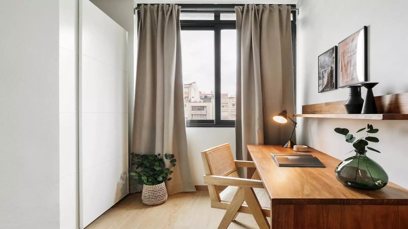 Furnished 1-bedroom flat in Eixample, 62 m² · 2
