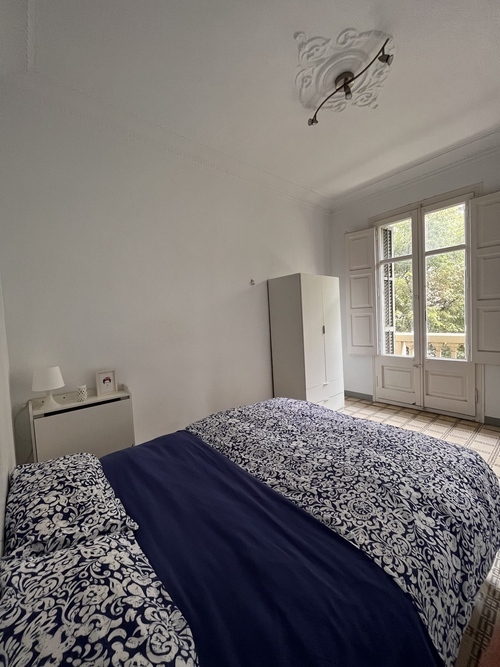 Room in a shared flat in Eixample · 4