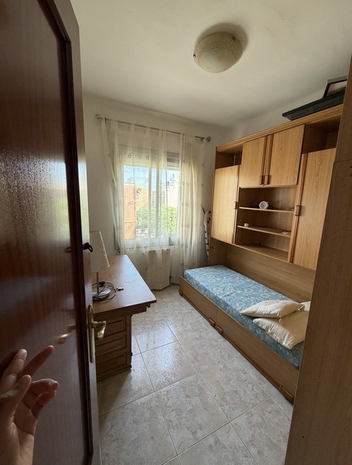 Room in a 2-person shared flat in Nou Barris · 4