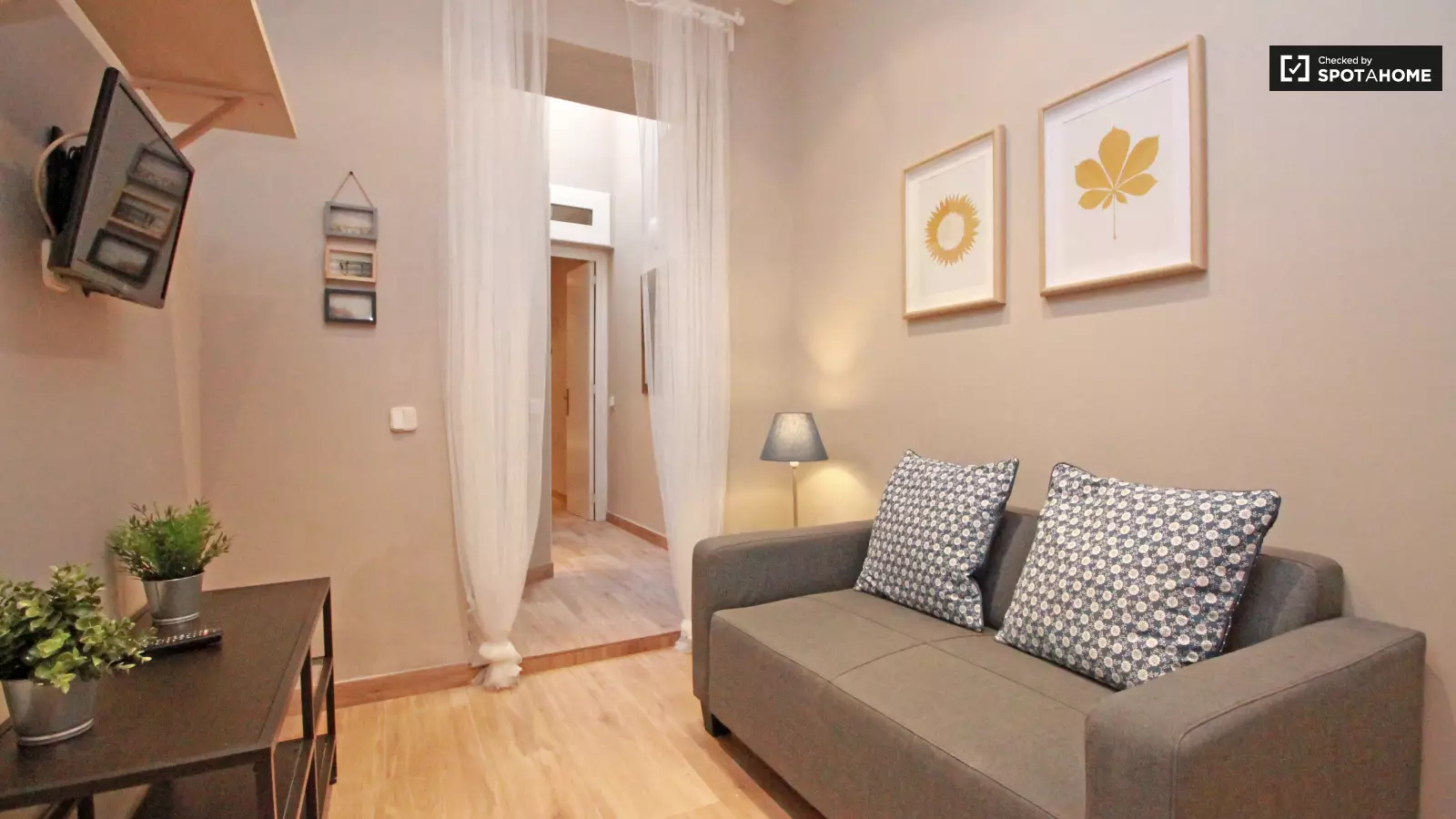 Furnished 1-bedroom flat in Sants-Montjuïc · 2