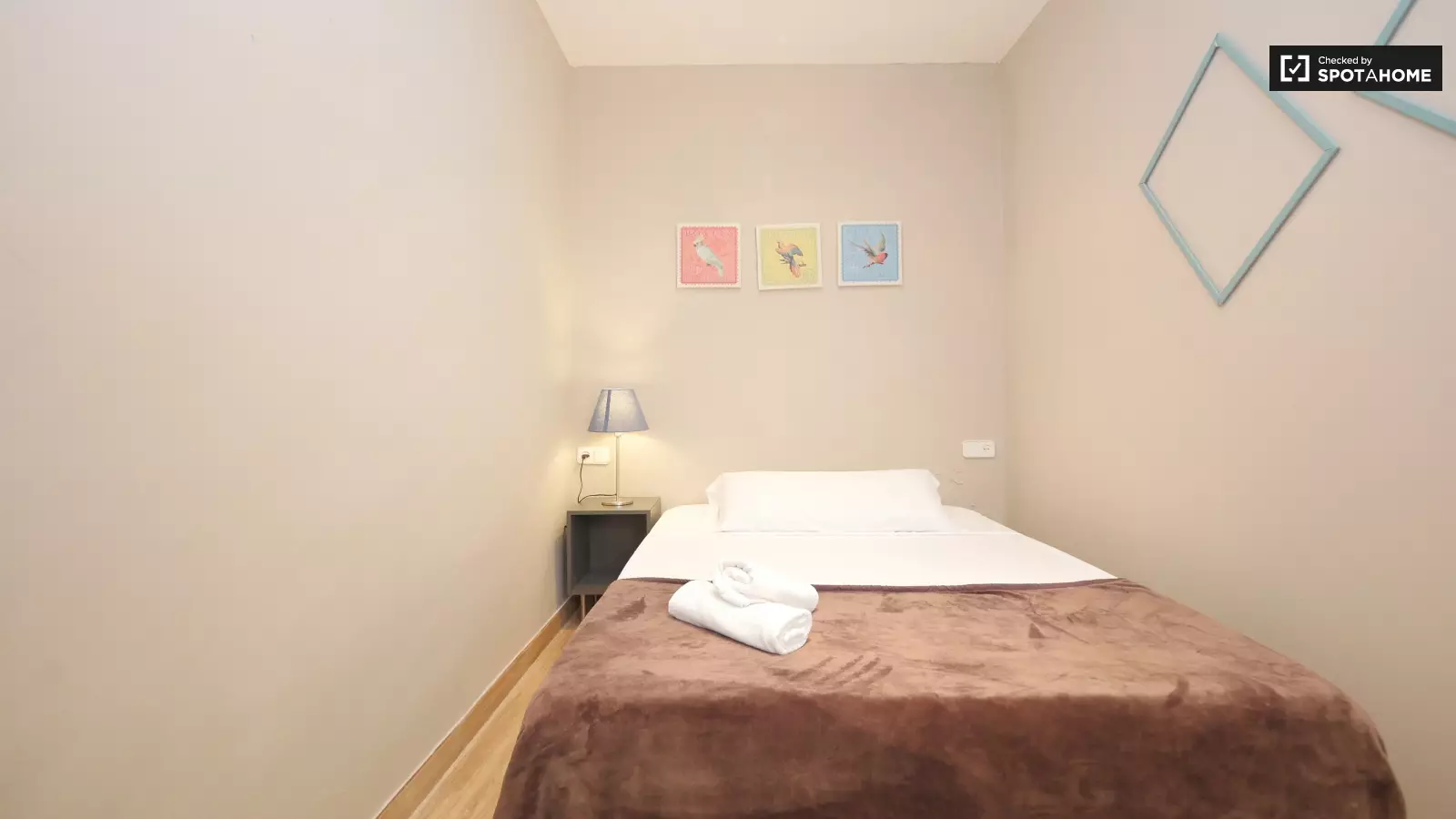 Furnished 1-bedroom flat in Sants-Montjuïc · 4
