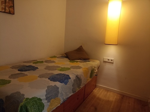 Room in a 3-person shared flat in Gràcia · 2
