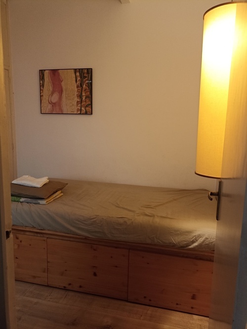 Room in a 3-person shared flat in Gràcia · 3