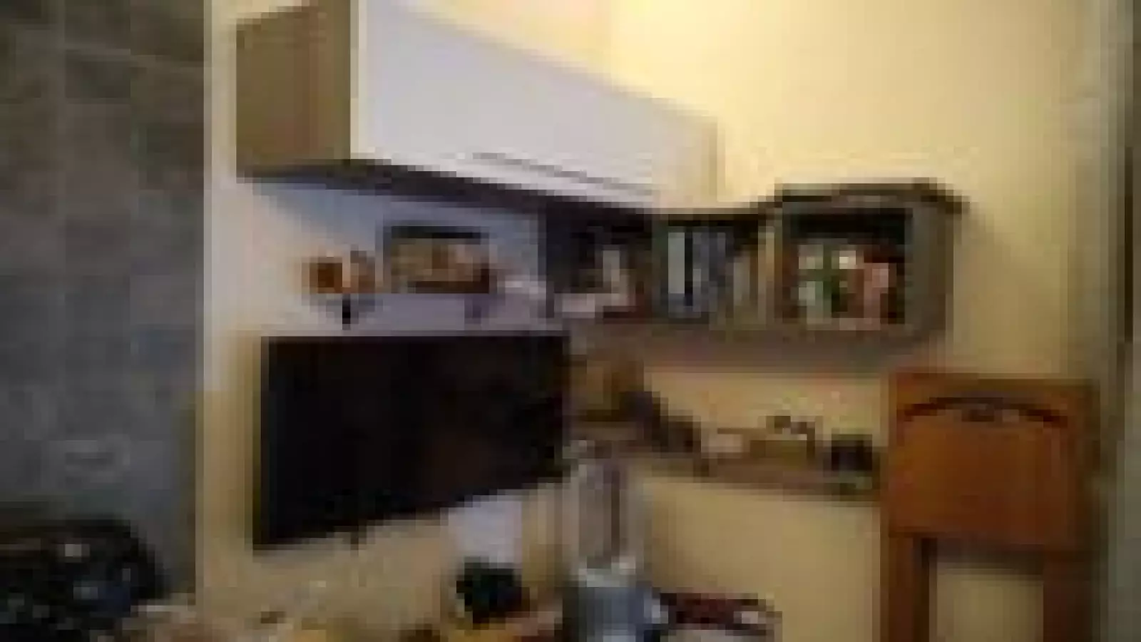 Habitación amueblada en piso compartido de 3 personas en Ciutat Vella · 4