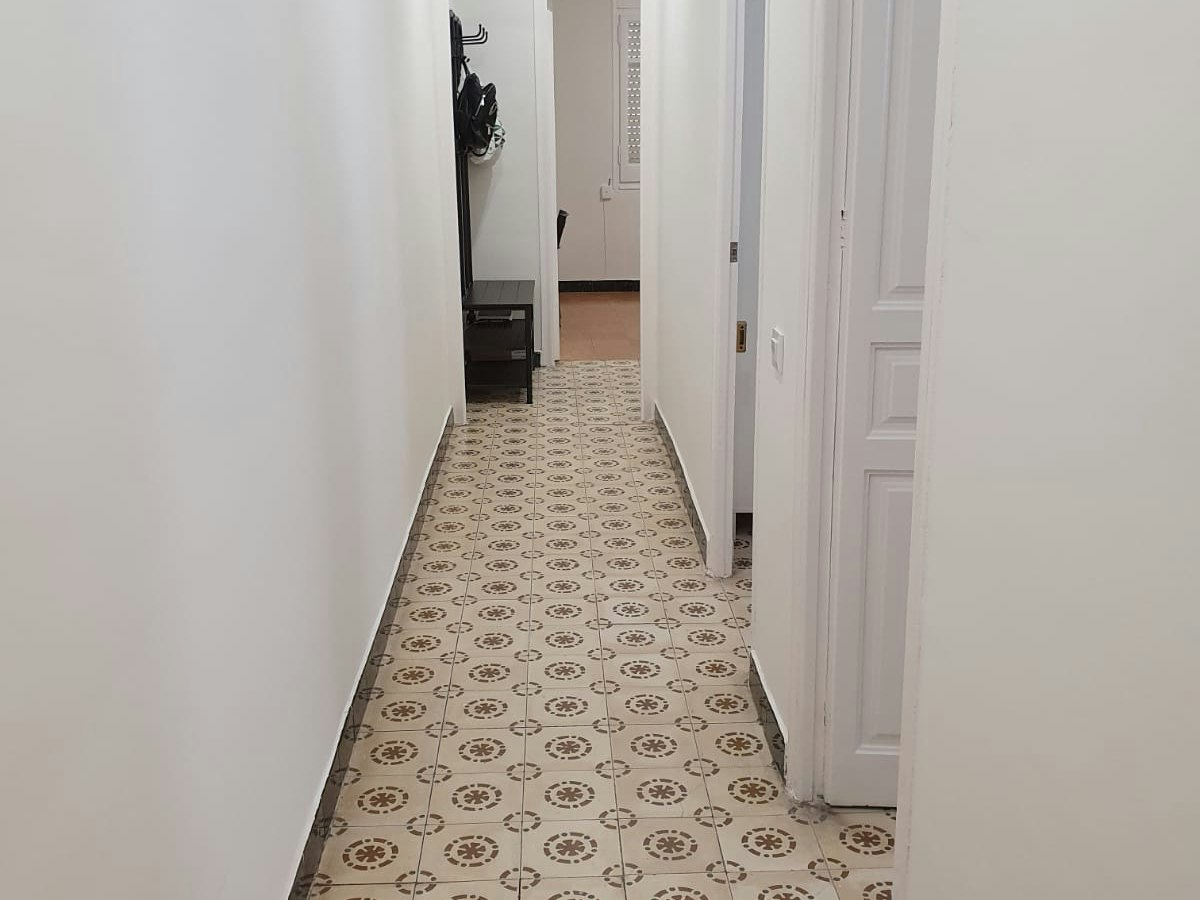 Habitación amueblada en piso compartido de 4 personas en Gràcia · 2