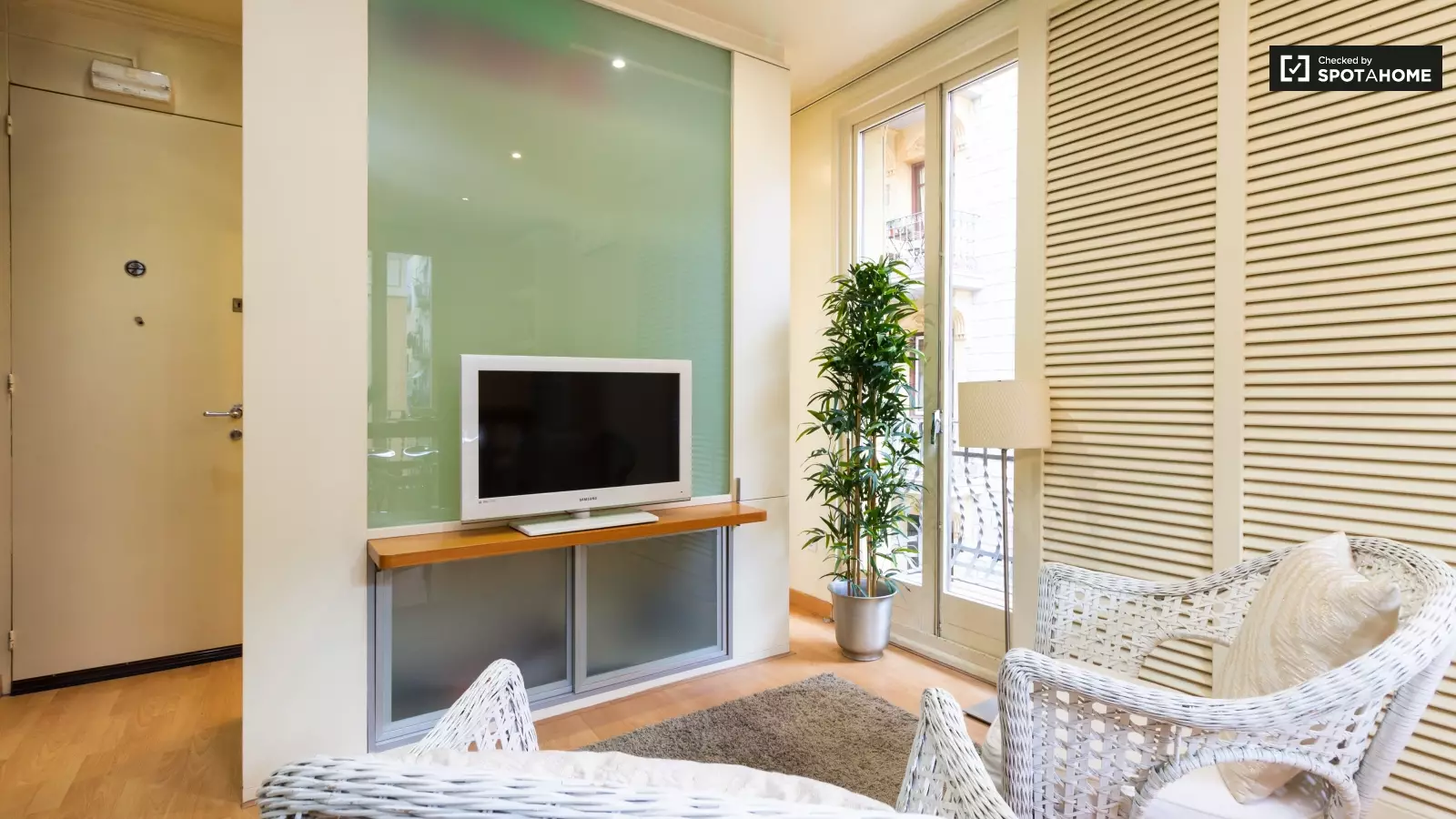 Piso de 1 dormitorio amueblado en Ciutat Vella, 30 m² · 2