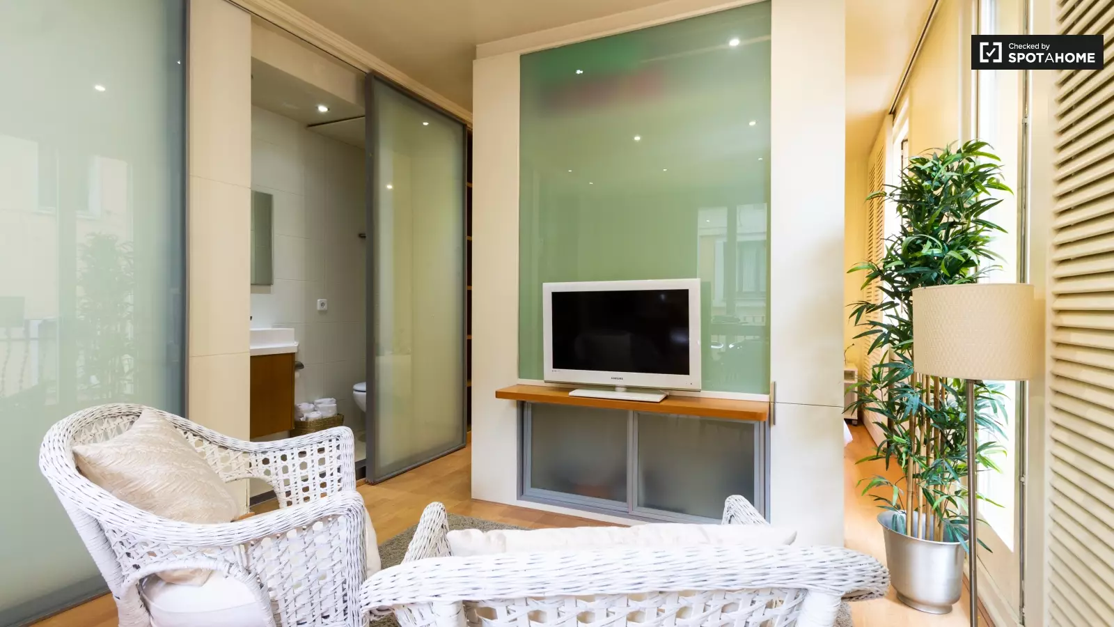 Piso de 1 dormitorio amueblado en Ciutat Vella, 30 m² · 3