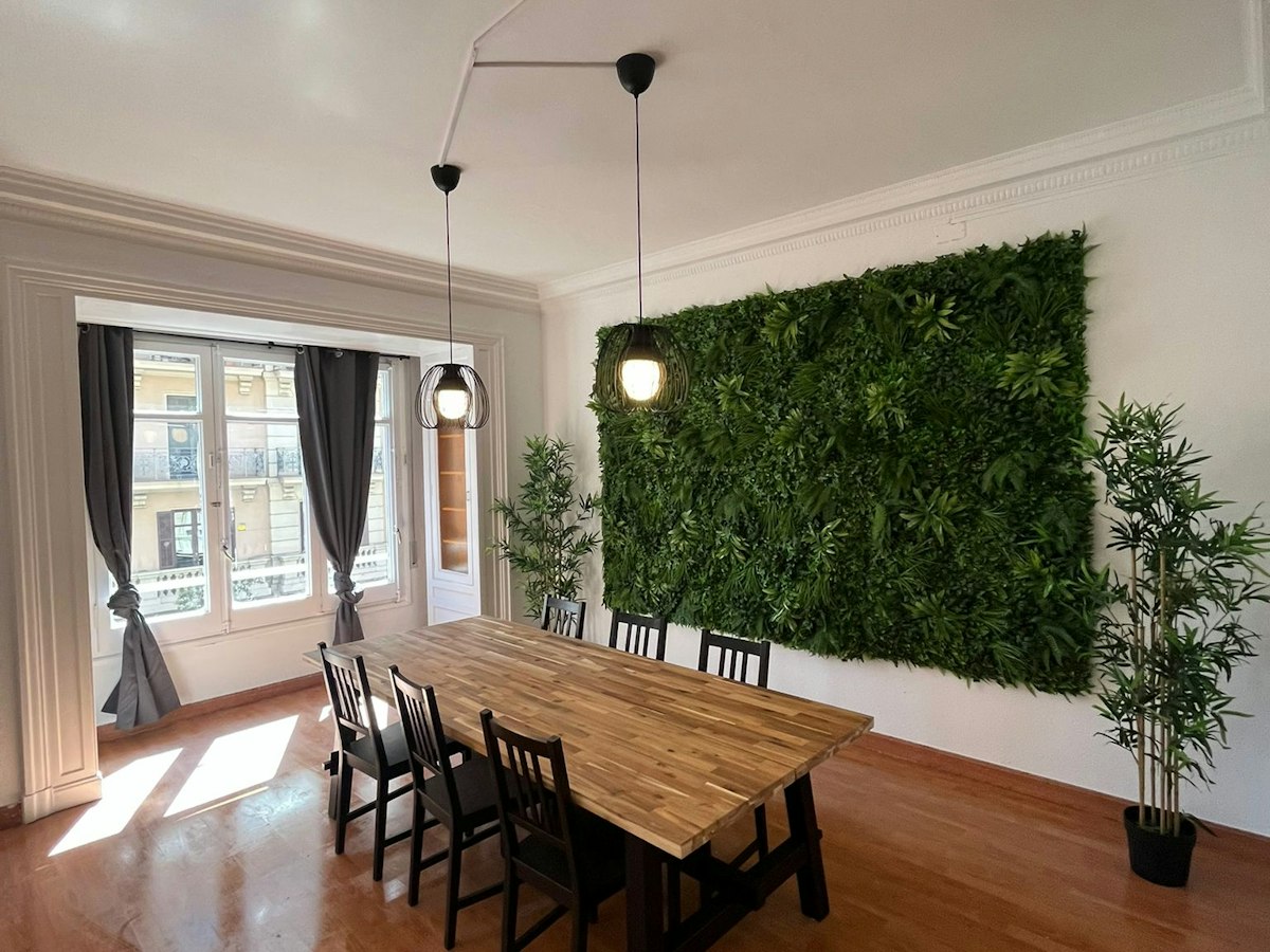 Furnished room in a 14-person shared flat in Sarrià–Sant Gervasi · 2