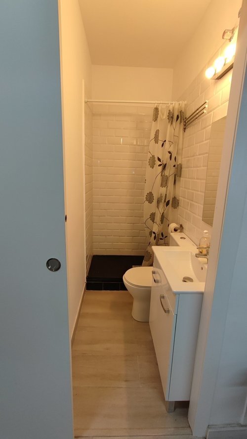 Habitación en piso compartido de 2 personas en Ciutat Vella · 3