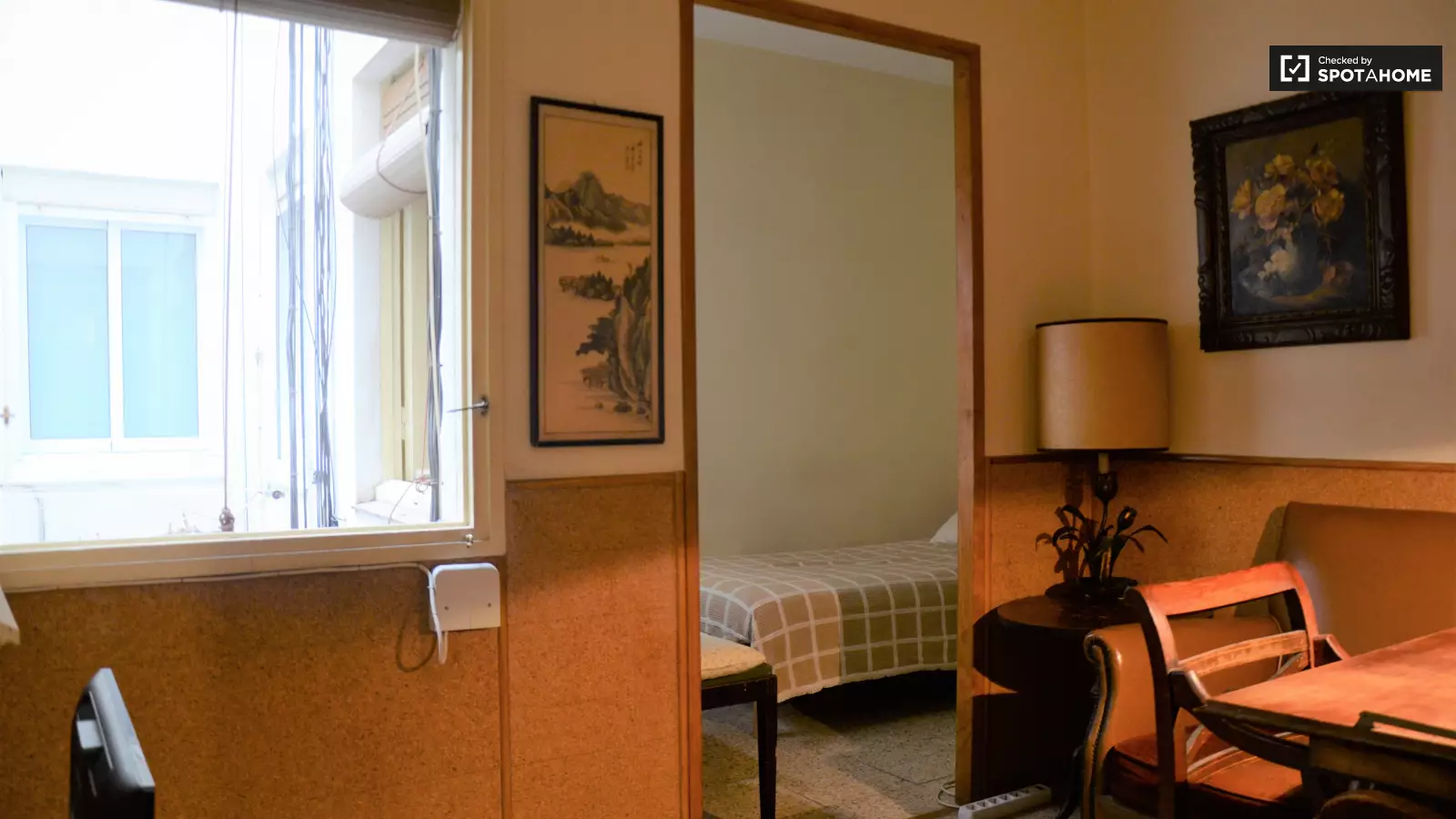 Furnished room in a 2-person shared flat in Eixample · 4