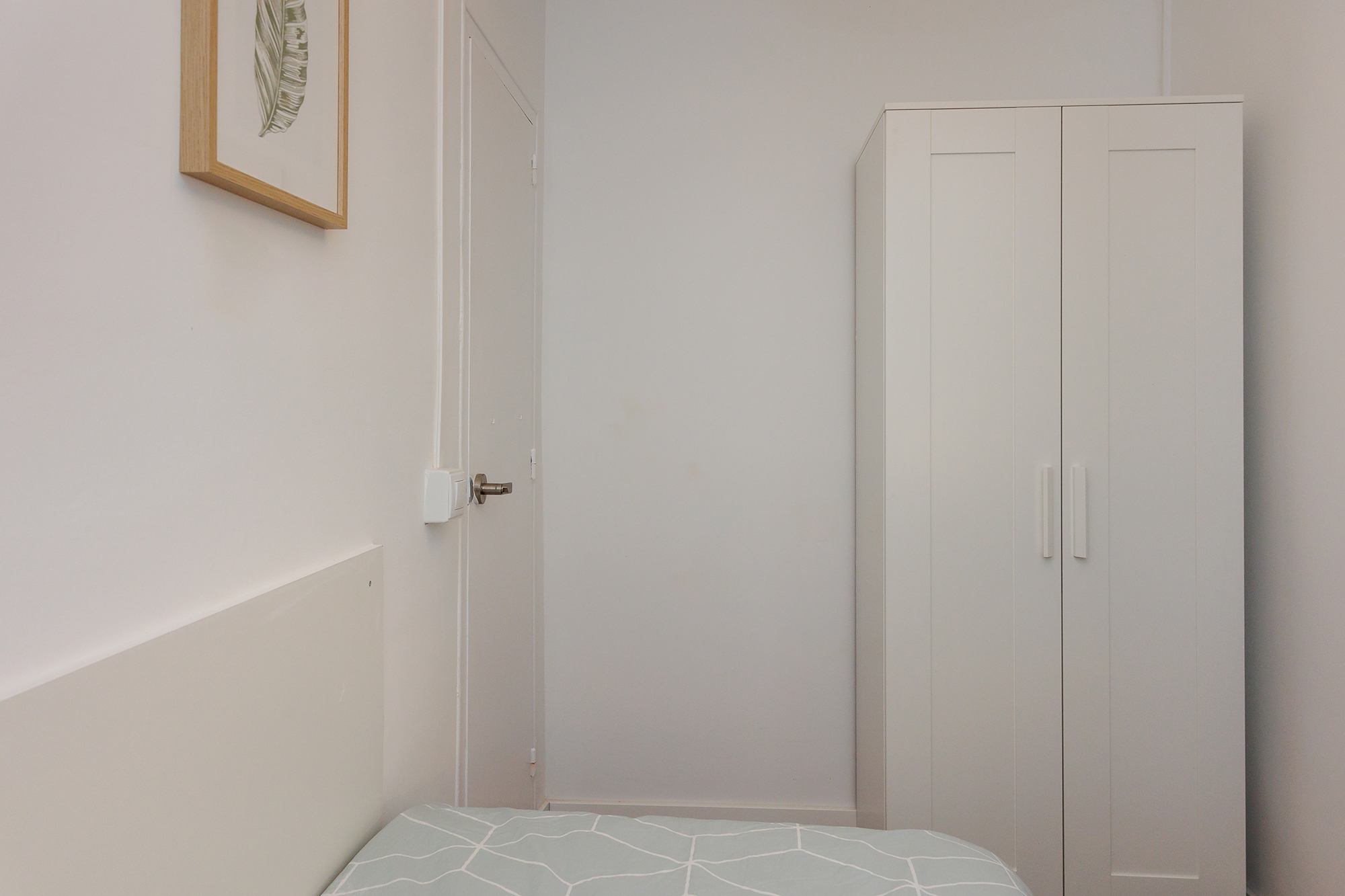 Furnished room in a shared flat in L'Hospitalet · 4