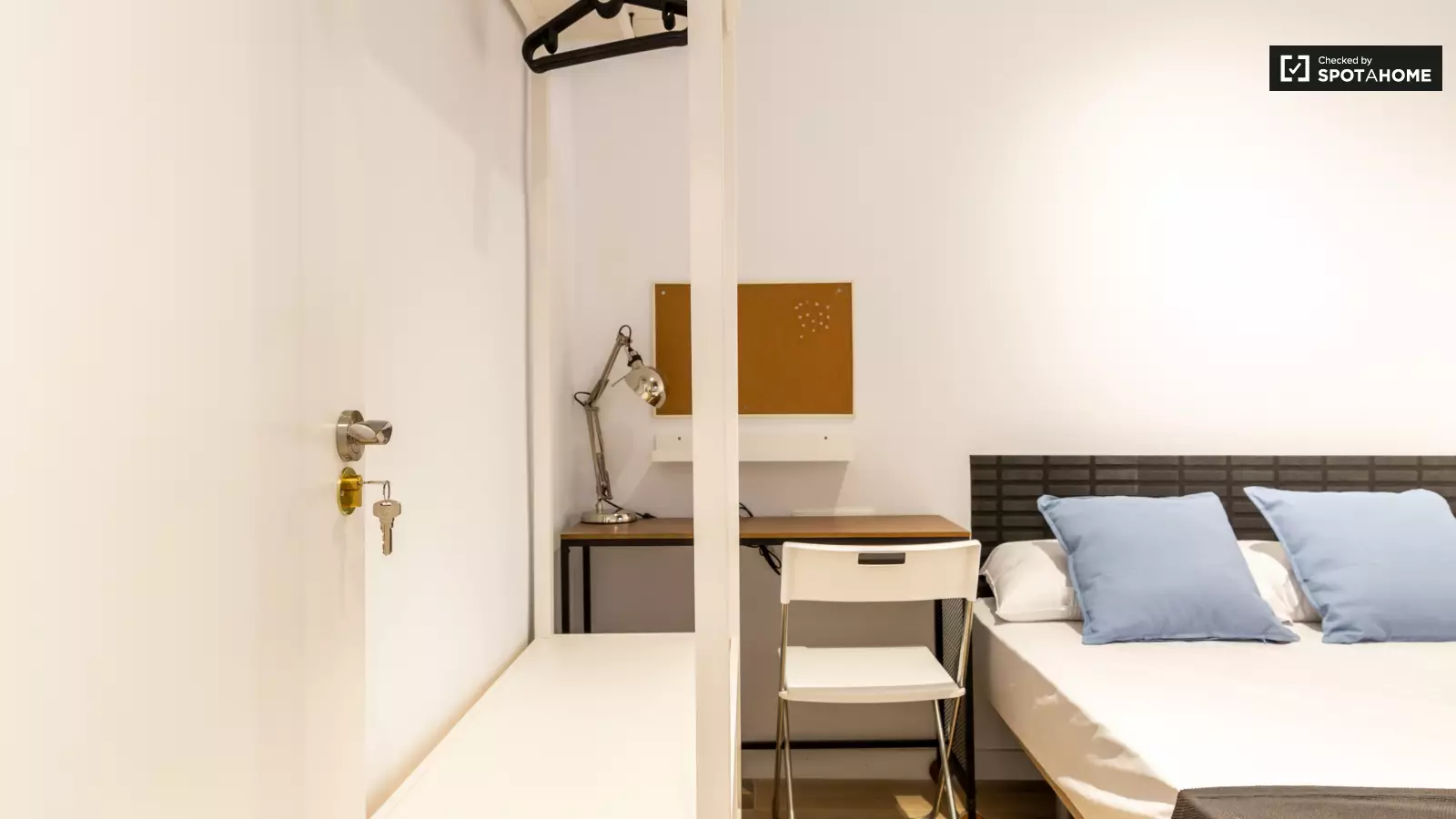 Furnished room in a shared flat in L'Hospitalet · 2