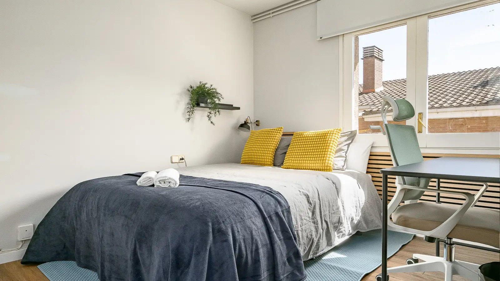 Furnished room in a 4-person shared flat in Sant Cugat · 2