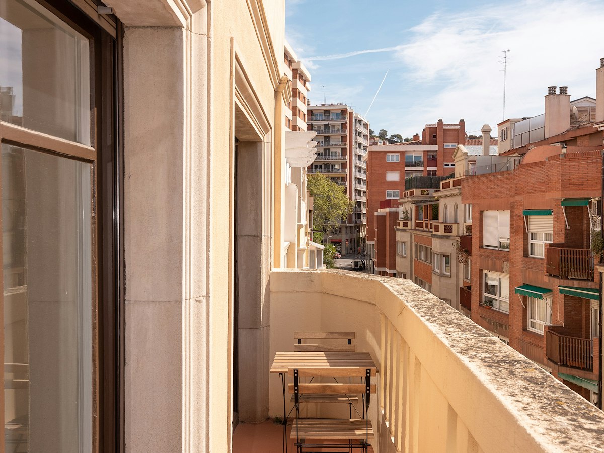 Habitación amueblada en piso compartido de 7 personas en Sarrià–Sant Gervasi · 4