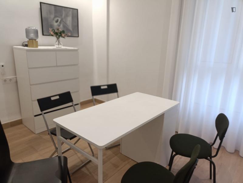 Furnished room in a 4-person shared flat in Sant Martí · 4