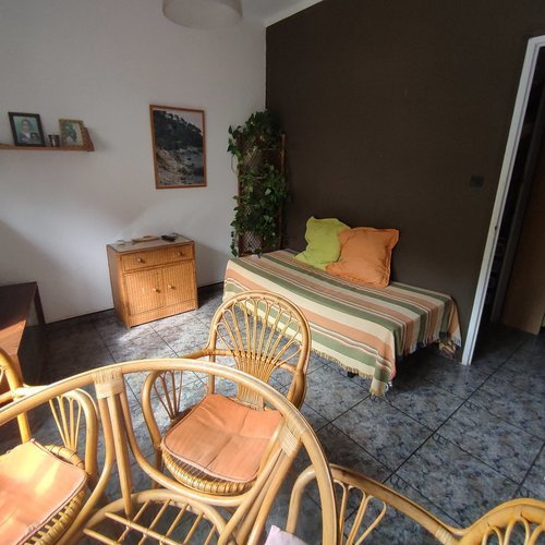 Room in a 3-person shared flat in Gràcia · 3