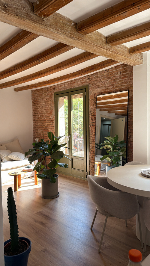Room in a 2-person shared flat in Ciutat Vella · 2