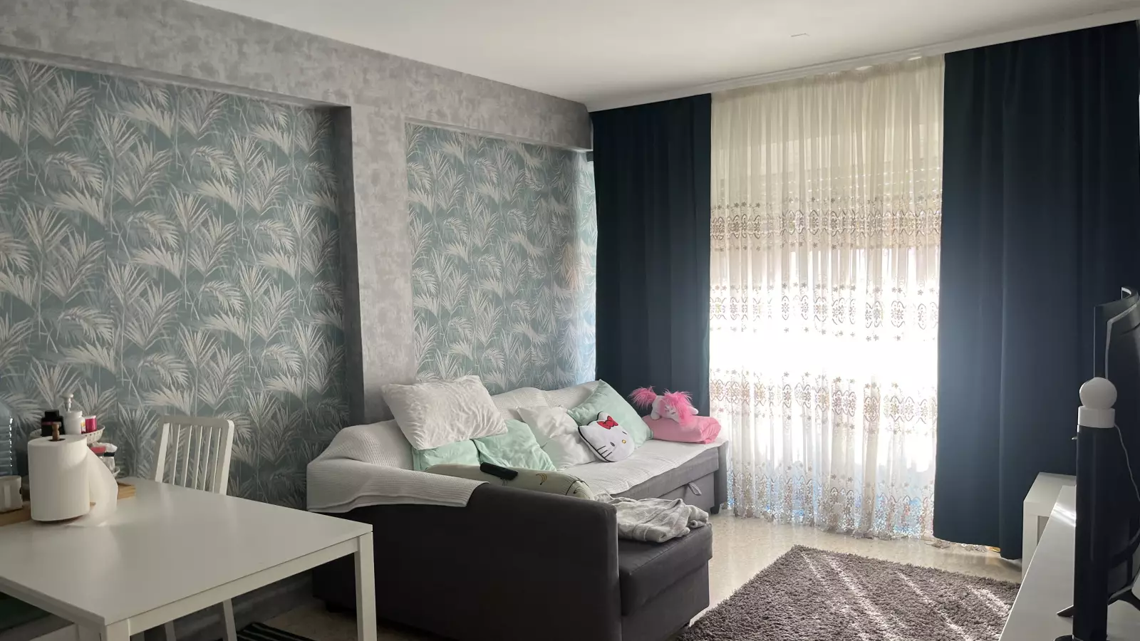 Furnished room in a shared flat in Sants-Montjuïc · 3