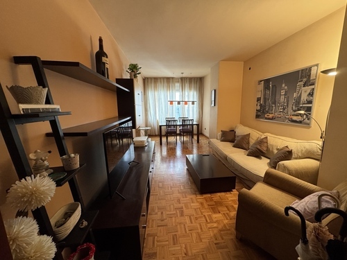 Room in a 4-person shared flat in Eixample · 3