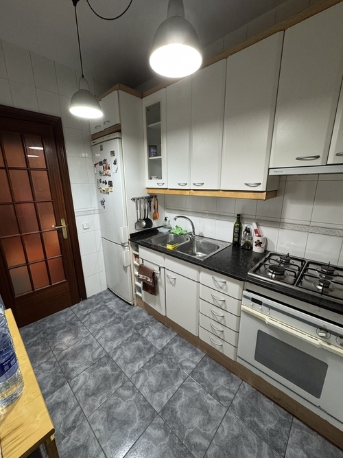 Room in a 4-person shared flat in Eixample · 4