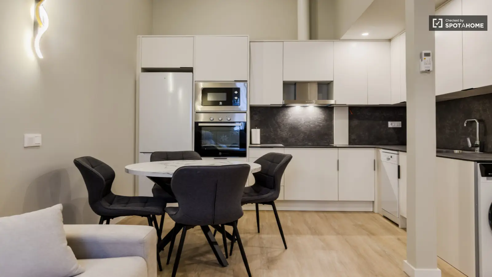1-bedroom flat in Eixample · 3