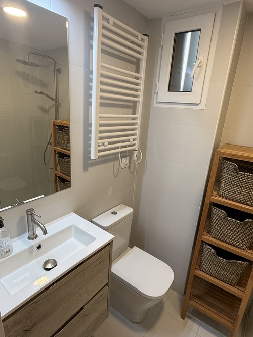 Room in a 2-person shared flat in Eixample · 2